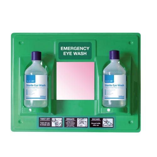 Supplier of Green Eye Wash Station with 500ml Eye Wash Bottles in UAE